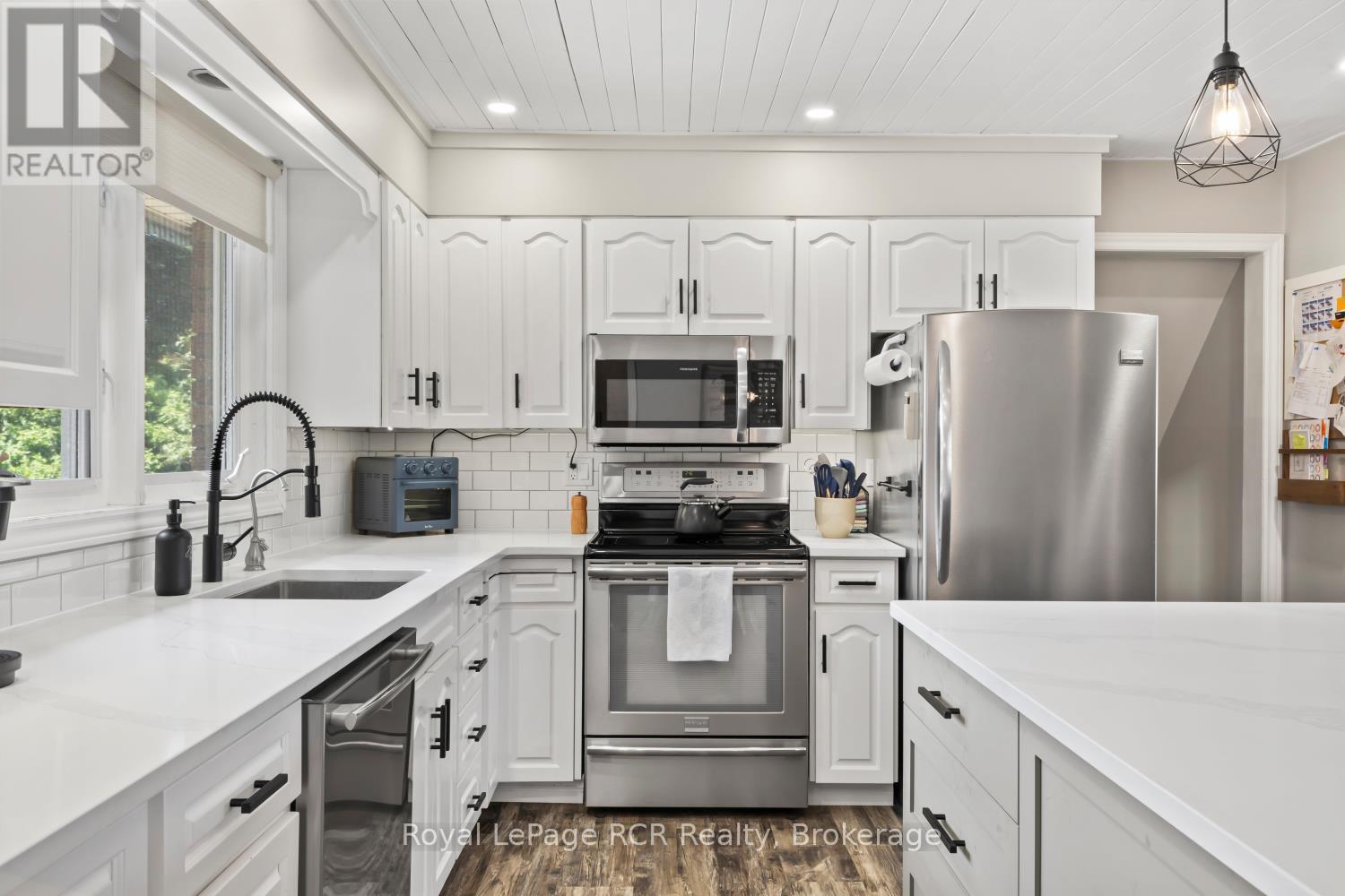 224 4TH AVENUE - 10