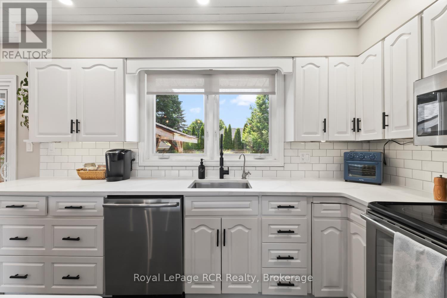 224 4TH AVENUE - 11