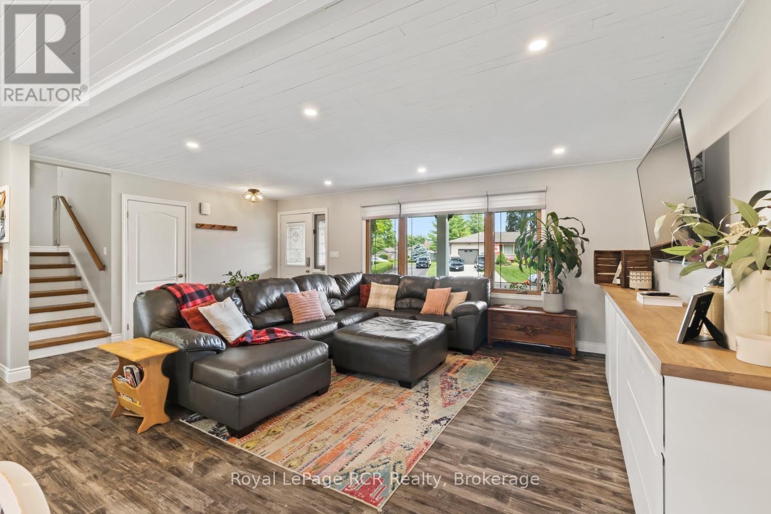 224 4TH AVENUE - 7