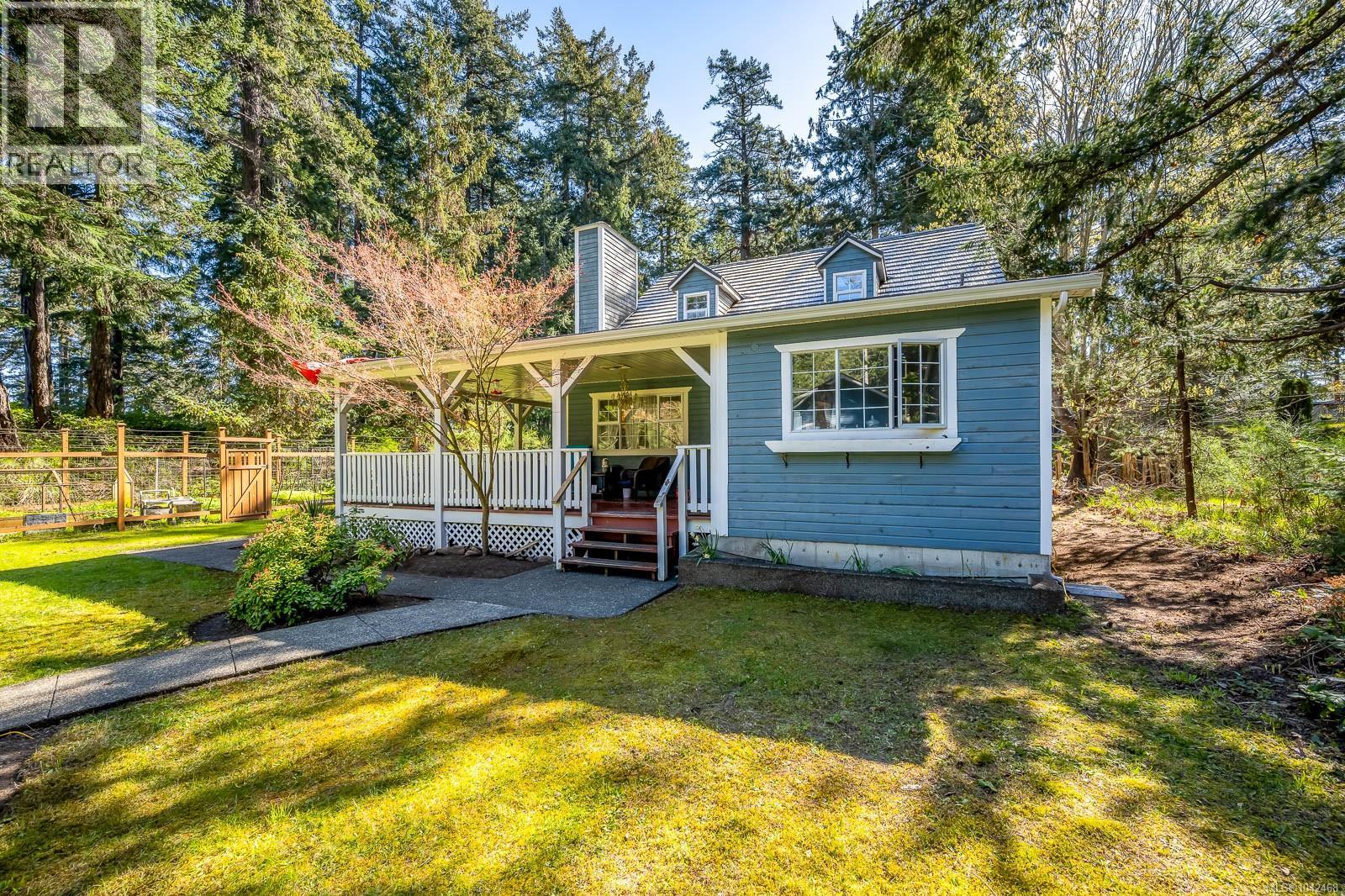 745 Lazo Rd, Comox