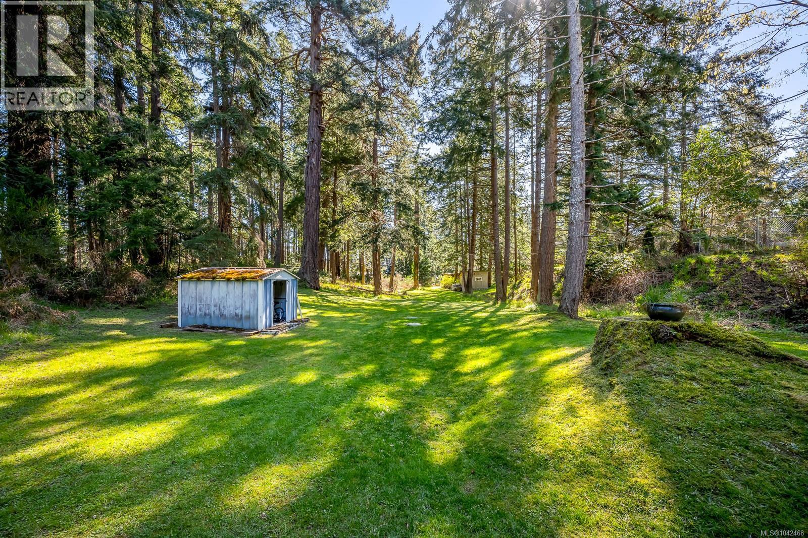 745 Lazo Rd, Comox