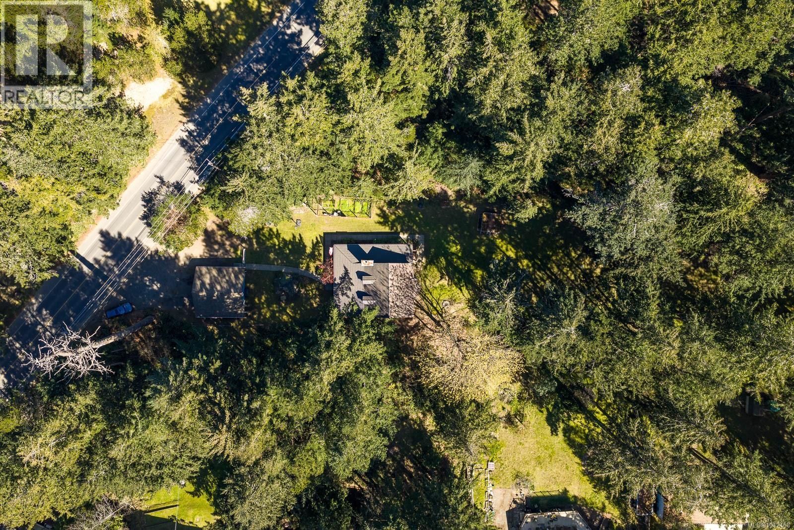 745 Lazo Rd, Comox