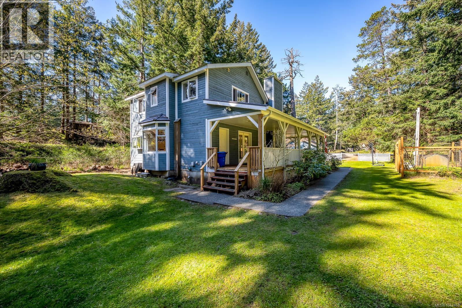 745 Lazo Rd, Comox