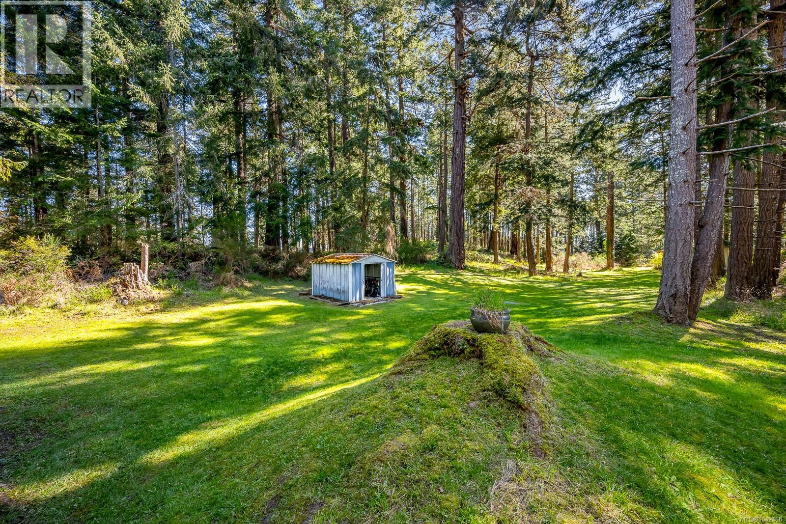 745 Lazo Rd, Comox