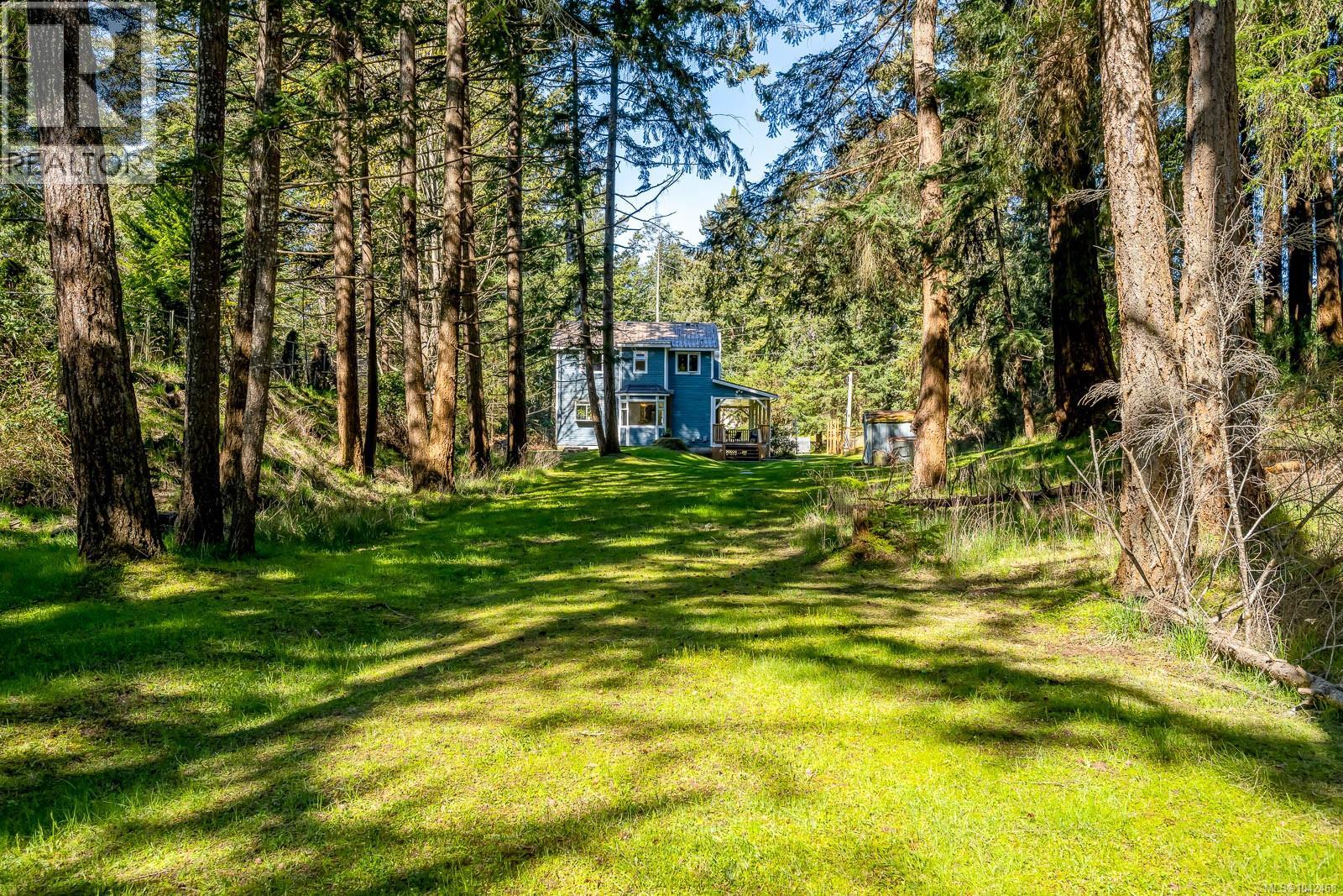 745 Lazo Rd, Comox