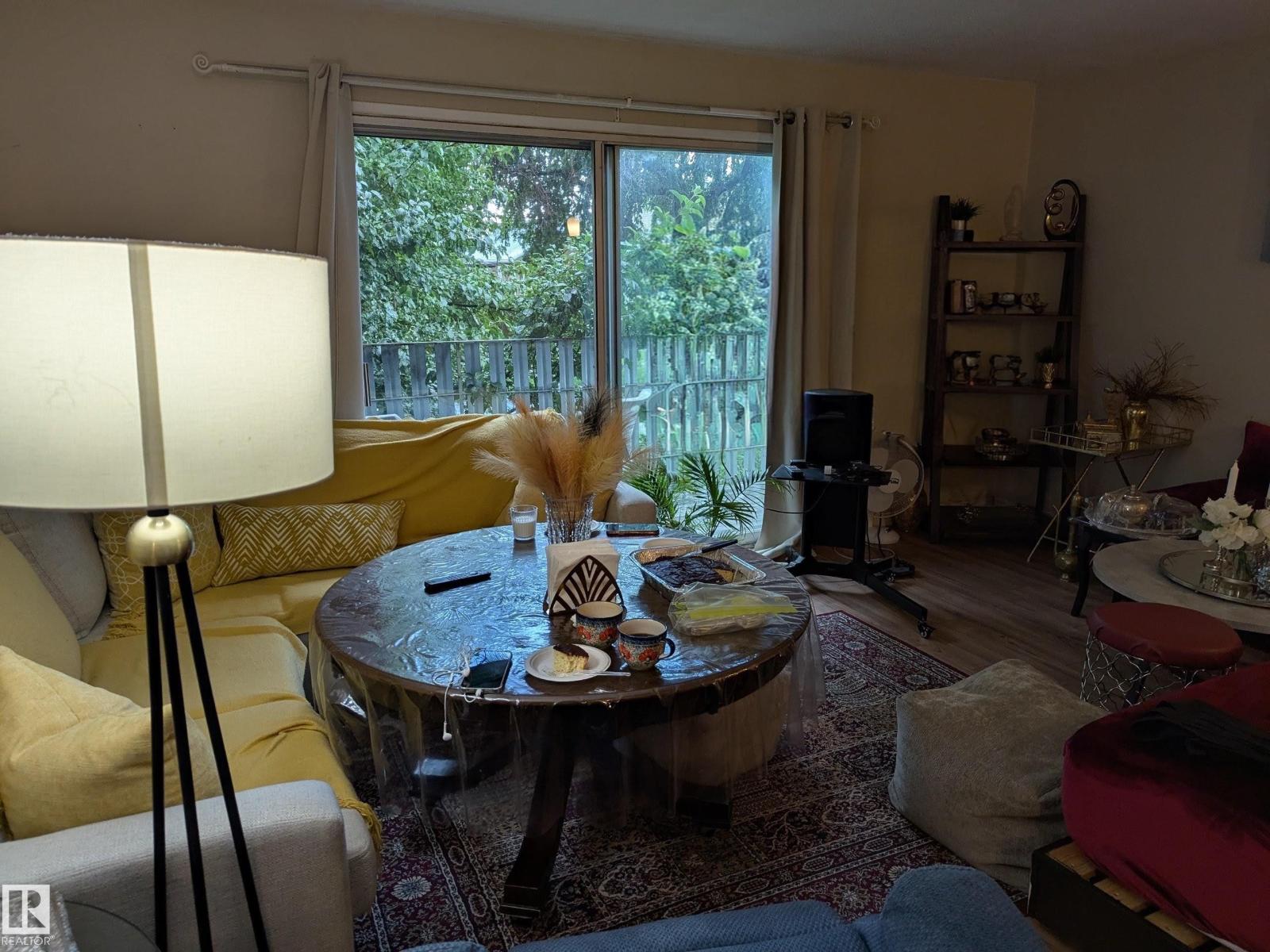 8916 83 AV NW - 2