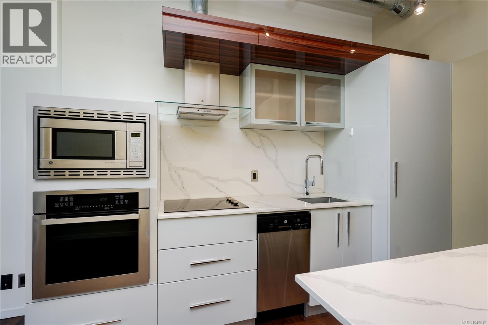721 1029 VIEW Street, Victoria