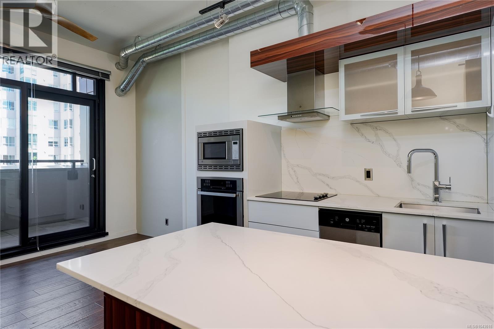 721 1029 VIEW Street, Victoria