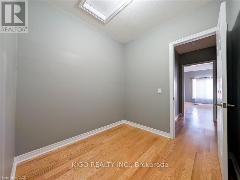 520 BALDWIN CRESCENT - 24