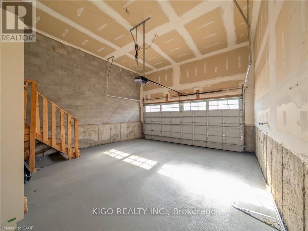 520 BALDWIN CRESCENT - 33