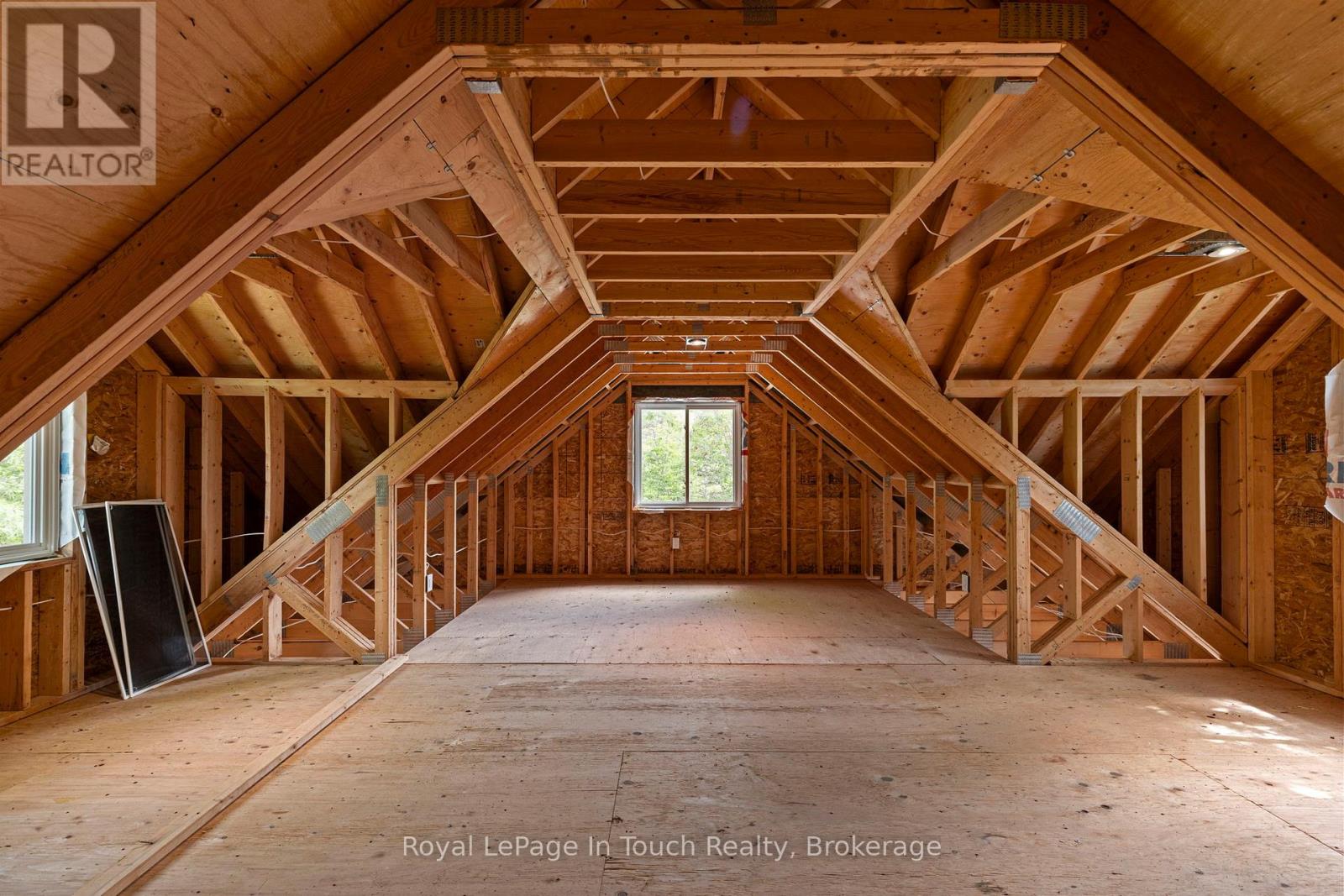 3946 EAST SHORE ROAD - 33
