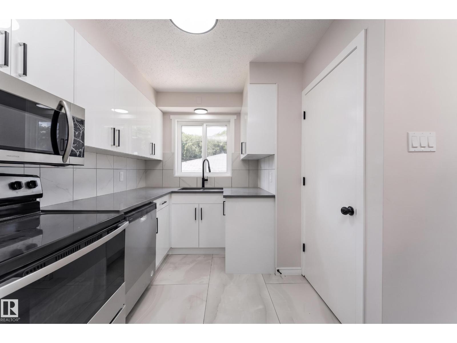 12224 55 ST NW - 12