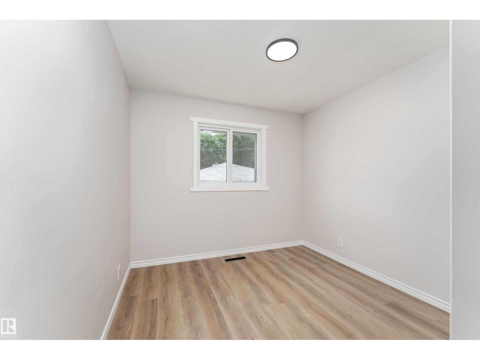 12224 55 ST NW - 14