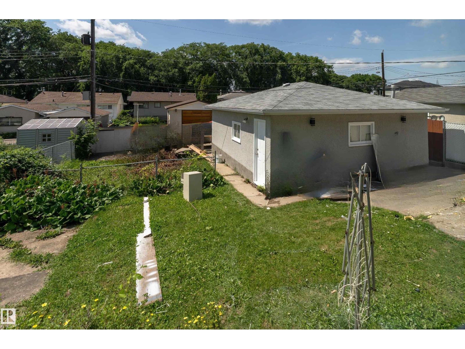 12224 55 ST NW - 34