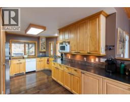 17222 Pilot Bay Road, Kootenay Bay, BC V0B1E0 Photo 17