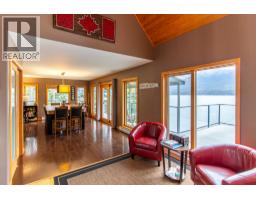 Dining room - 17222 Pilot Bay Road, Kootenay Bay, BC V0B1E0 Photo 10