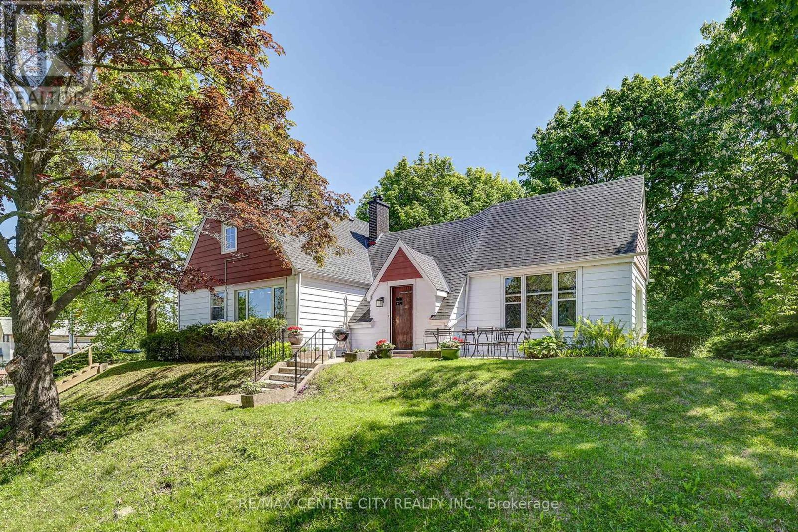 4491 EAST ROAD - 32