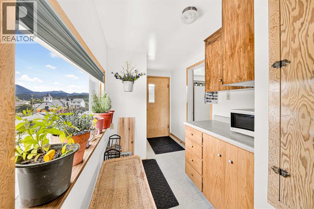 7826 22 Avenue - 25