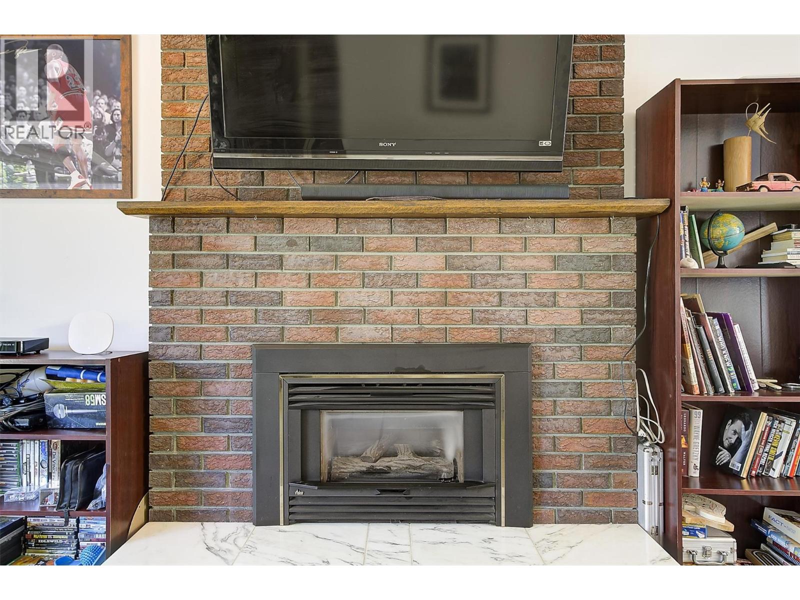 627 Hardie Road - 7