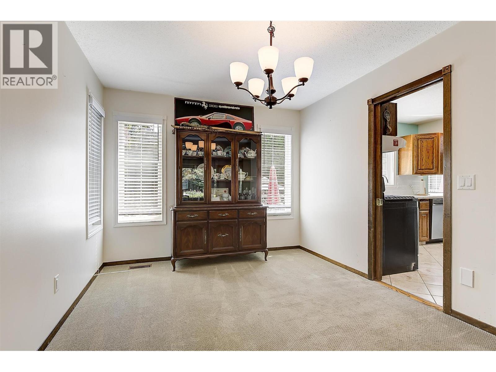 627 Hardie Road - 11