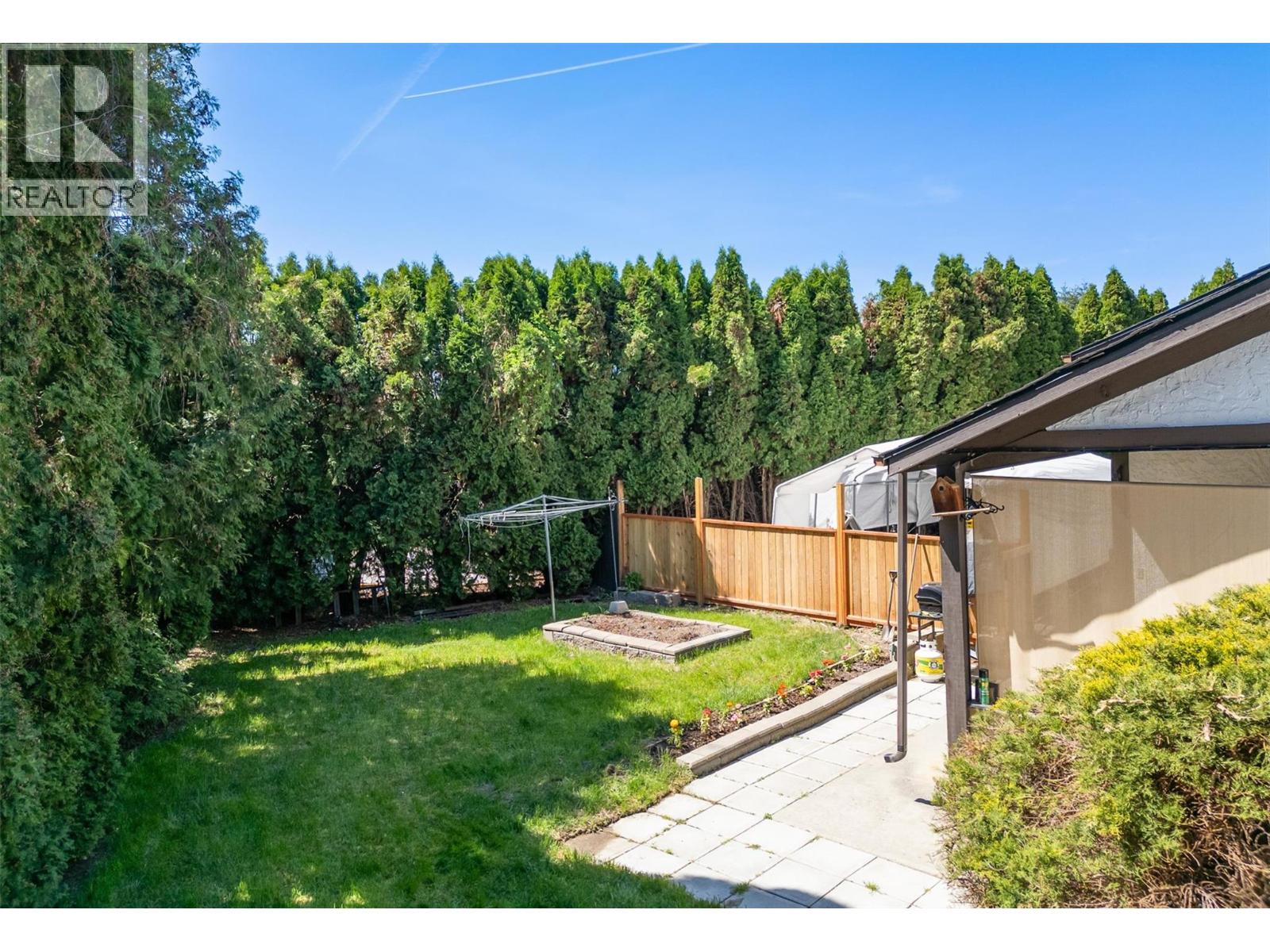 627 Hardie Road - 16
