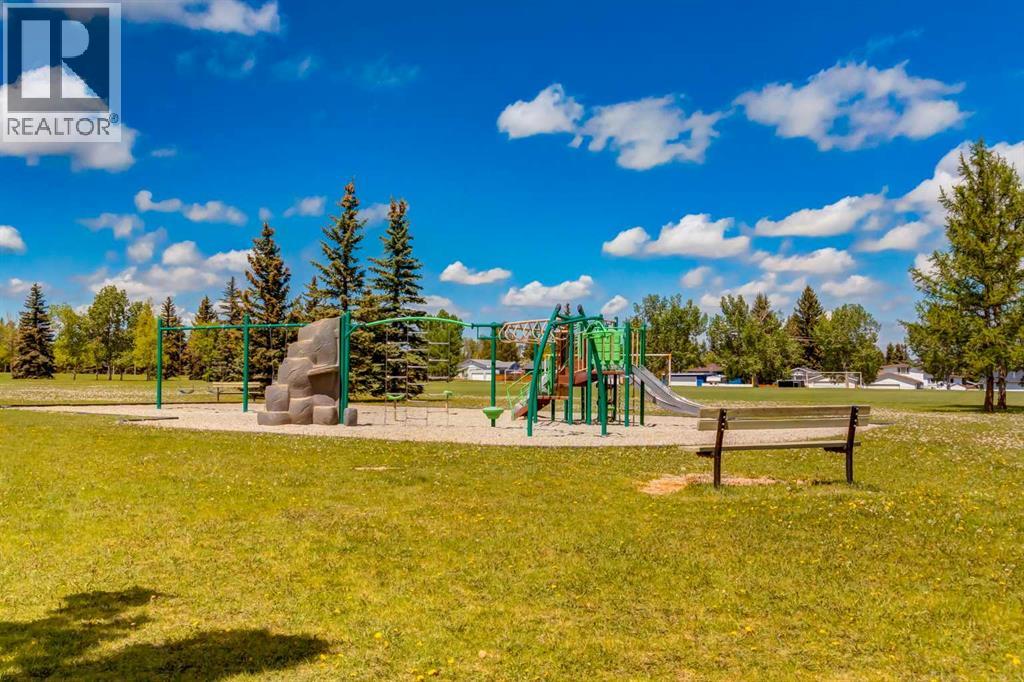 216 Cannington Place SW - 41