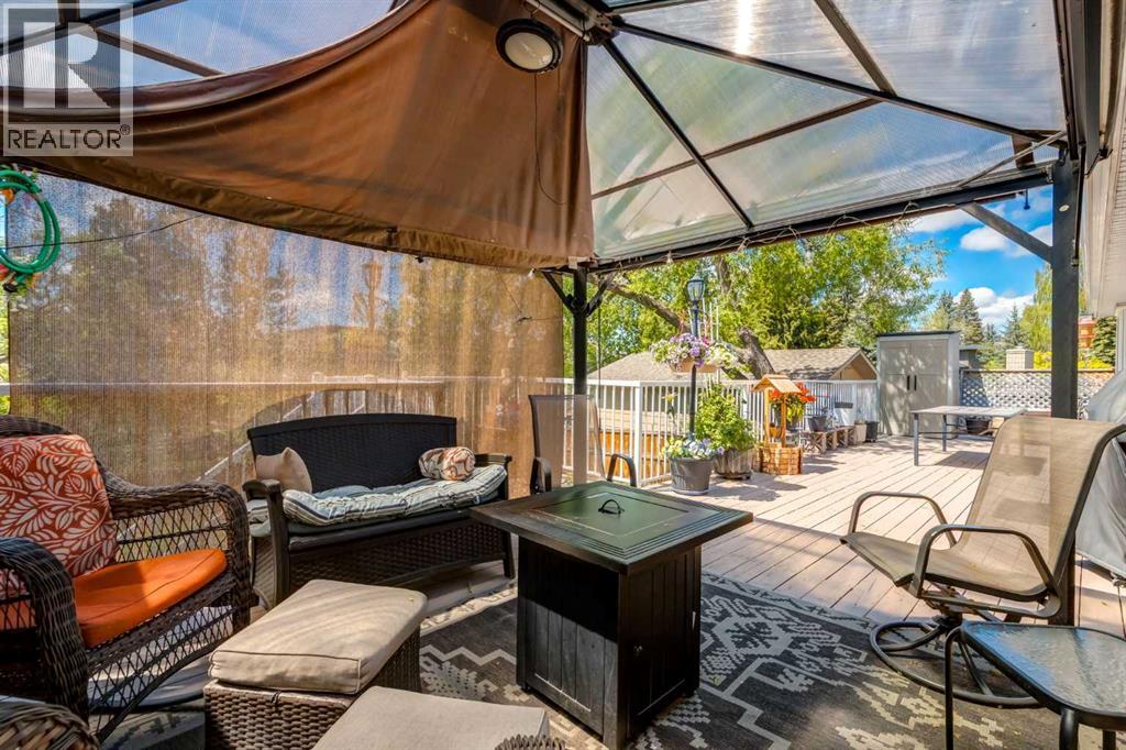 216 Cannington Place SW - 35