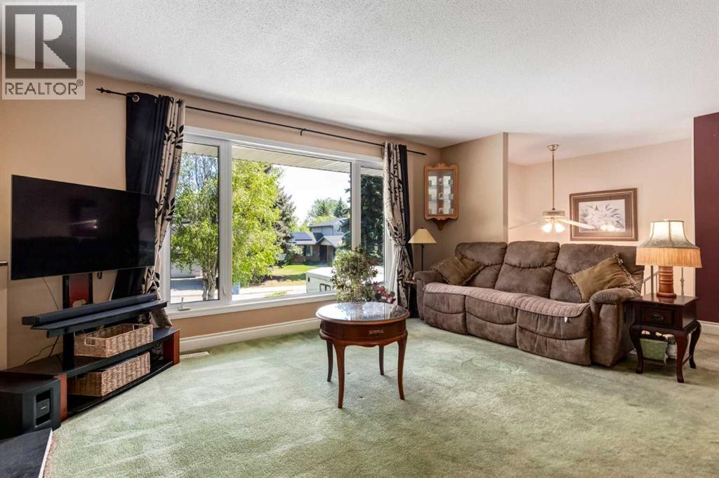 216 Cannington Place SW - 13