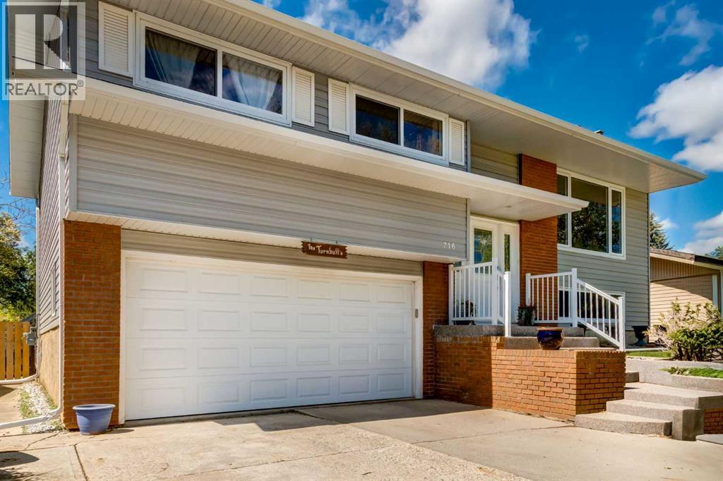 216 Cannington Place SW - 43