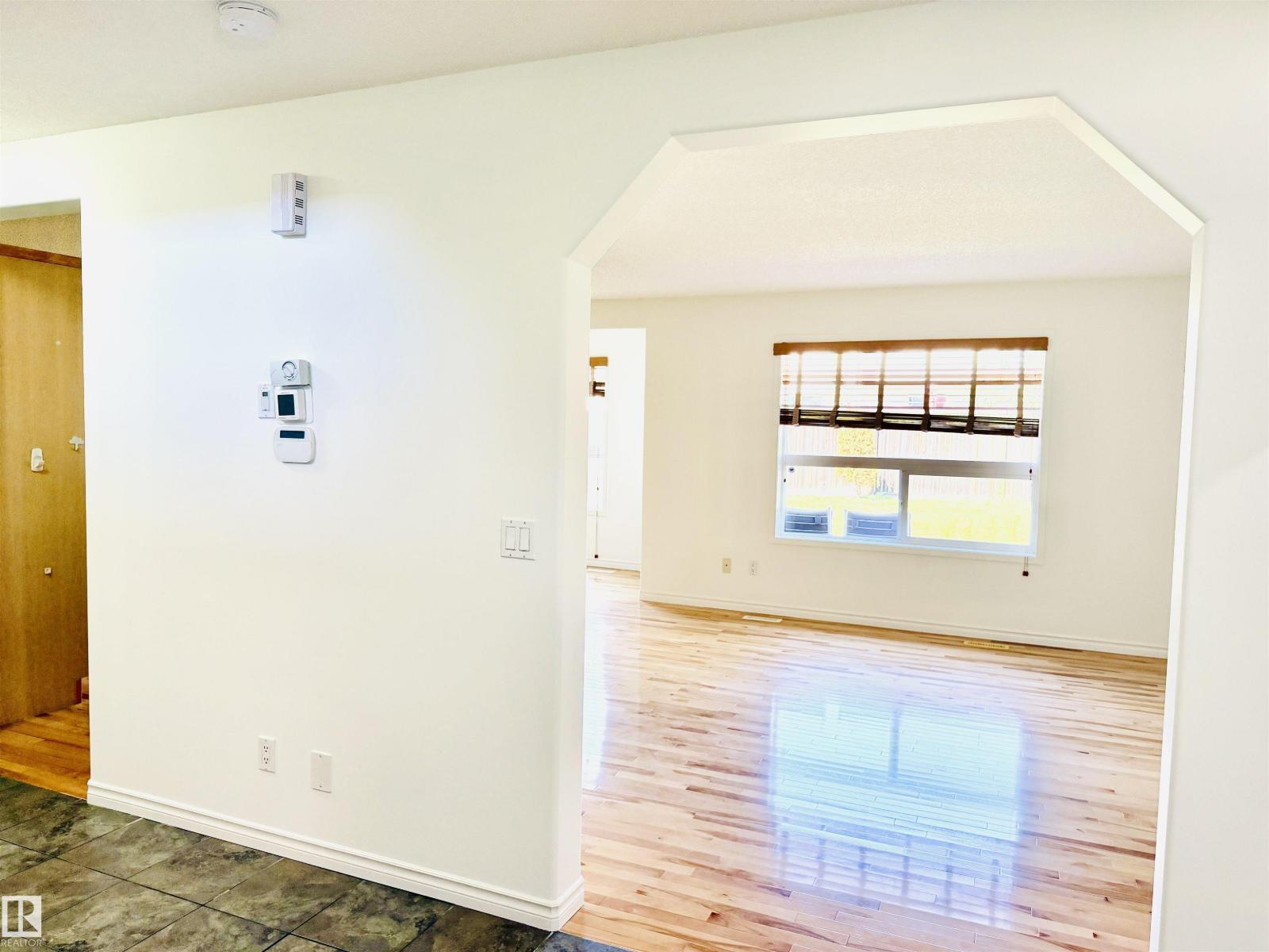 3120 25 AV NW - photo 5