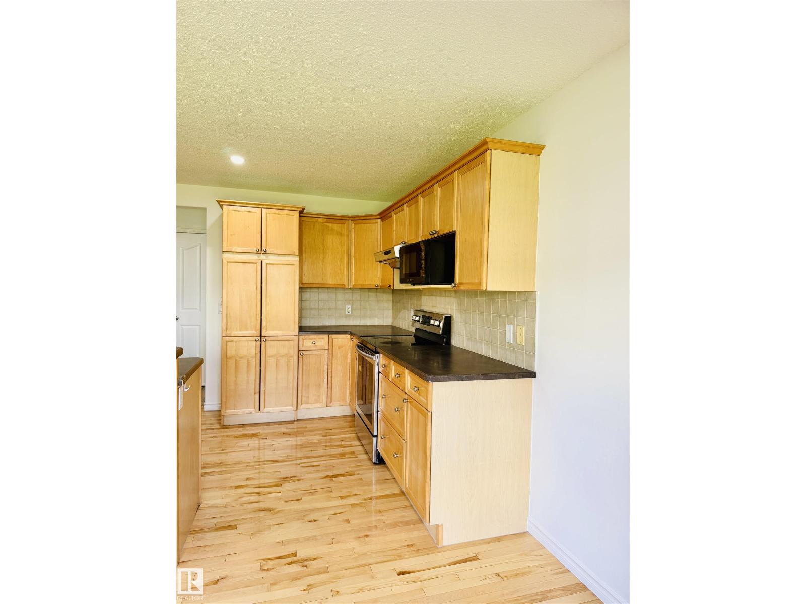 3120 25 AV NW — photo 8
