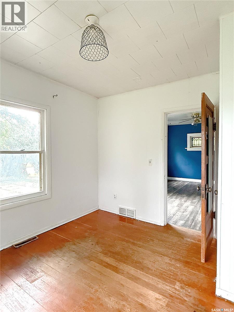 172 4th STREET E - 11