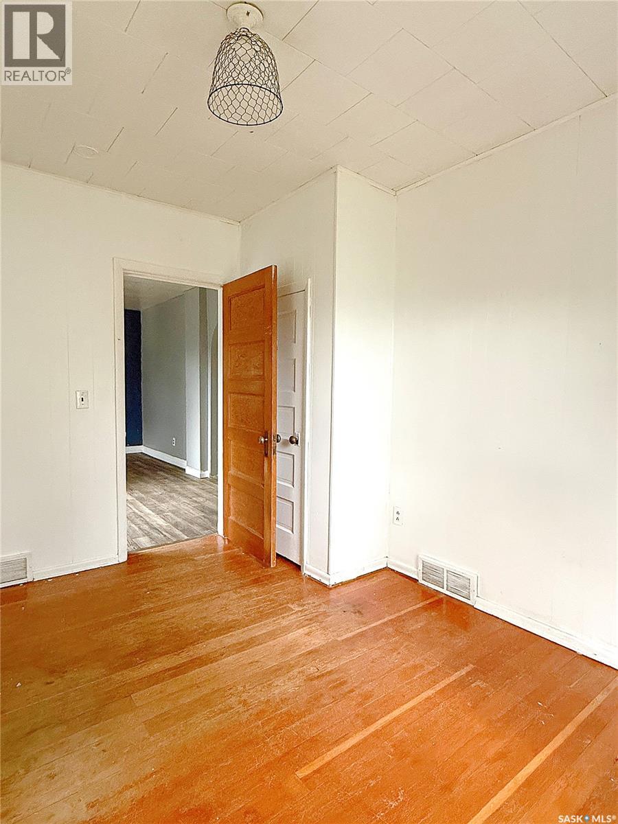 172 4th STREET E - 12