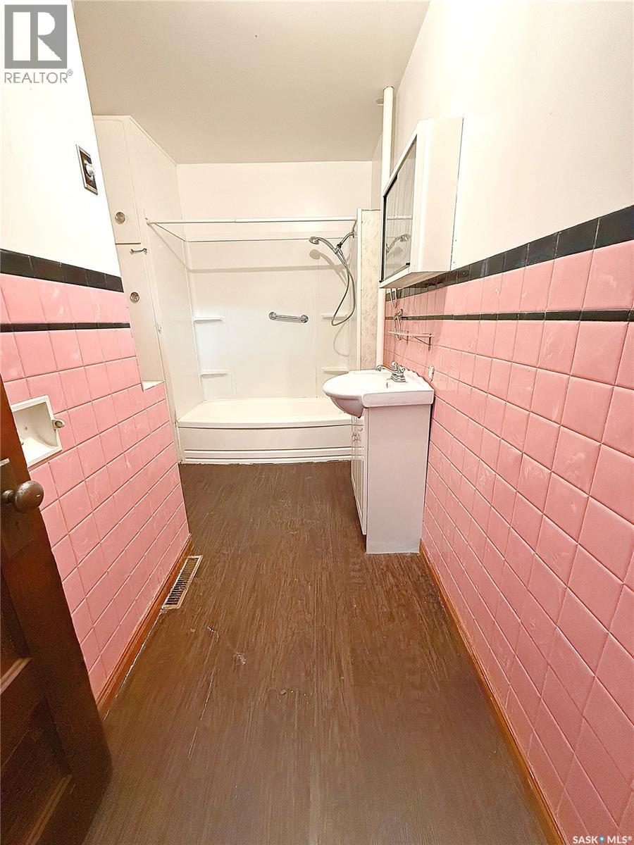 172 4th STREET E - 14