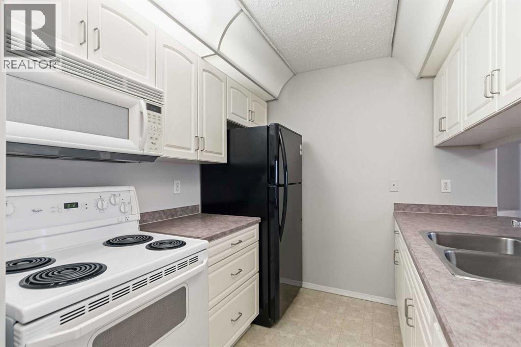 #225 200 Richard Street - 13