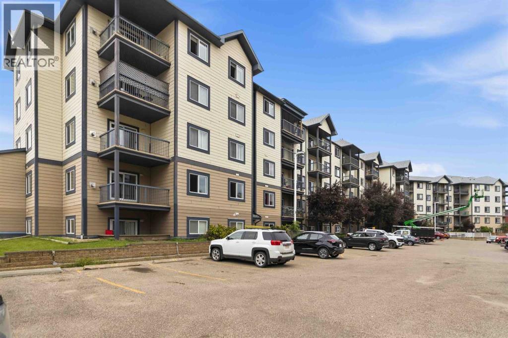 #225 200 Richard Street - 2