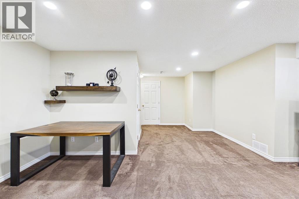331 Bridlewood Circle SW - 37