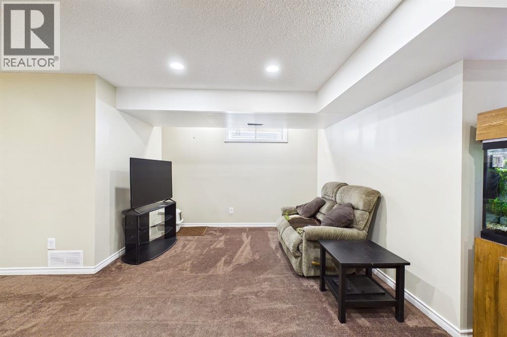 331 Bridlewood Circle SW - 35