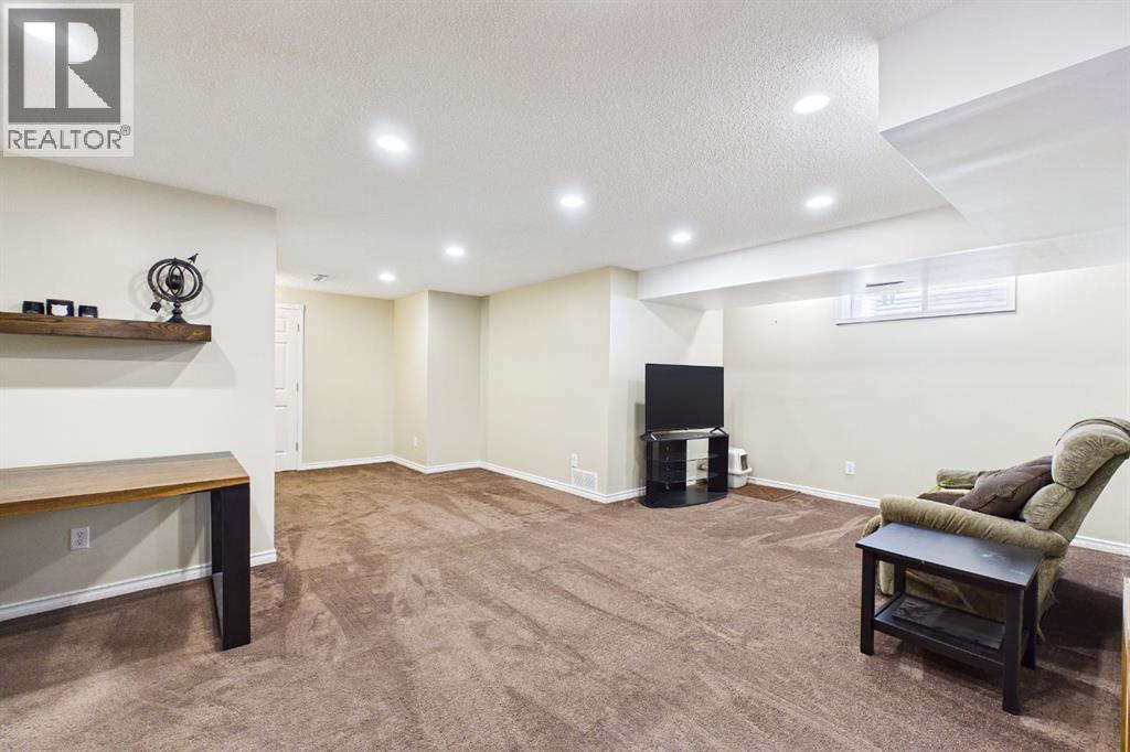 331 Bridlewood Circle SW - 36