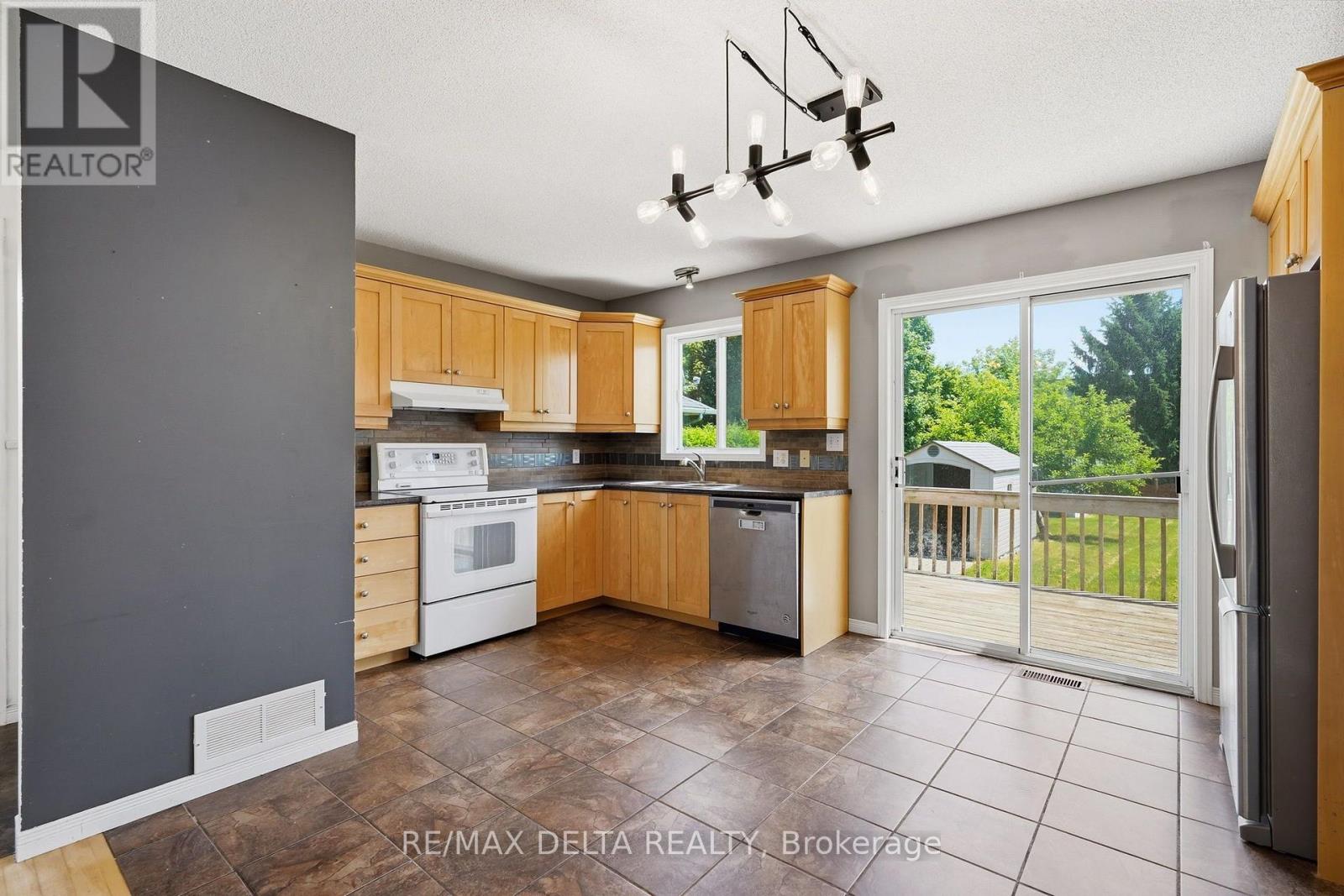 687 STE-MARIE STREET - 11