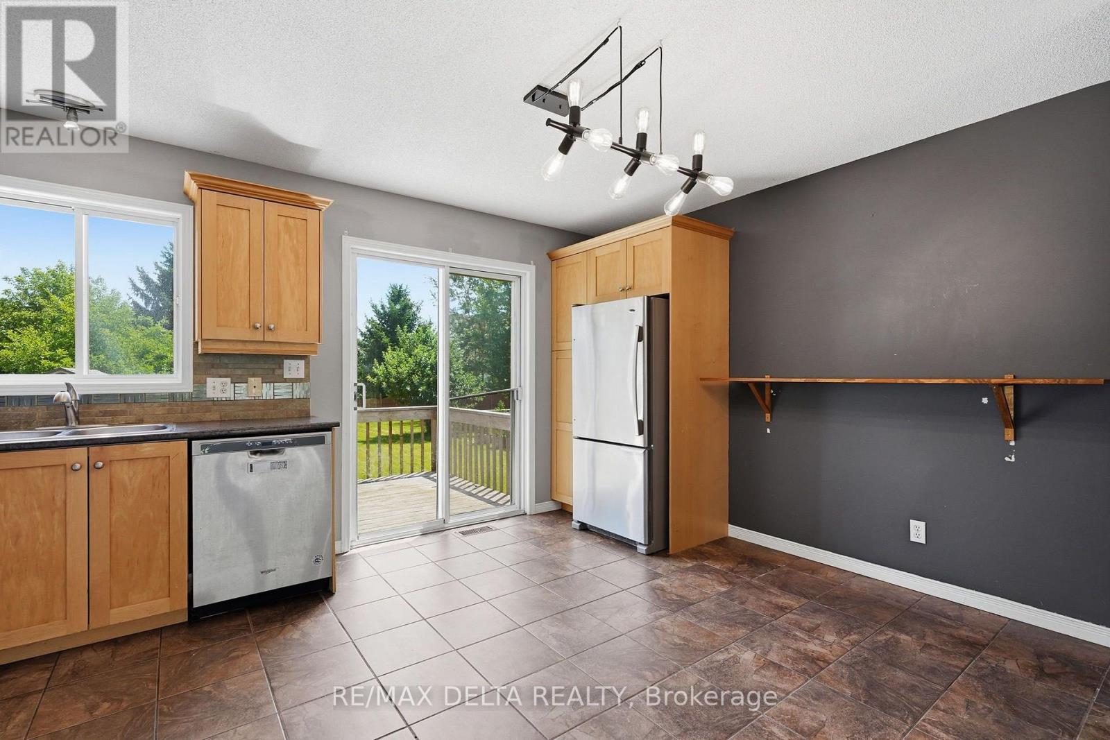 687 STE-MARIE STREET - 12