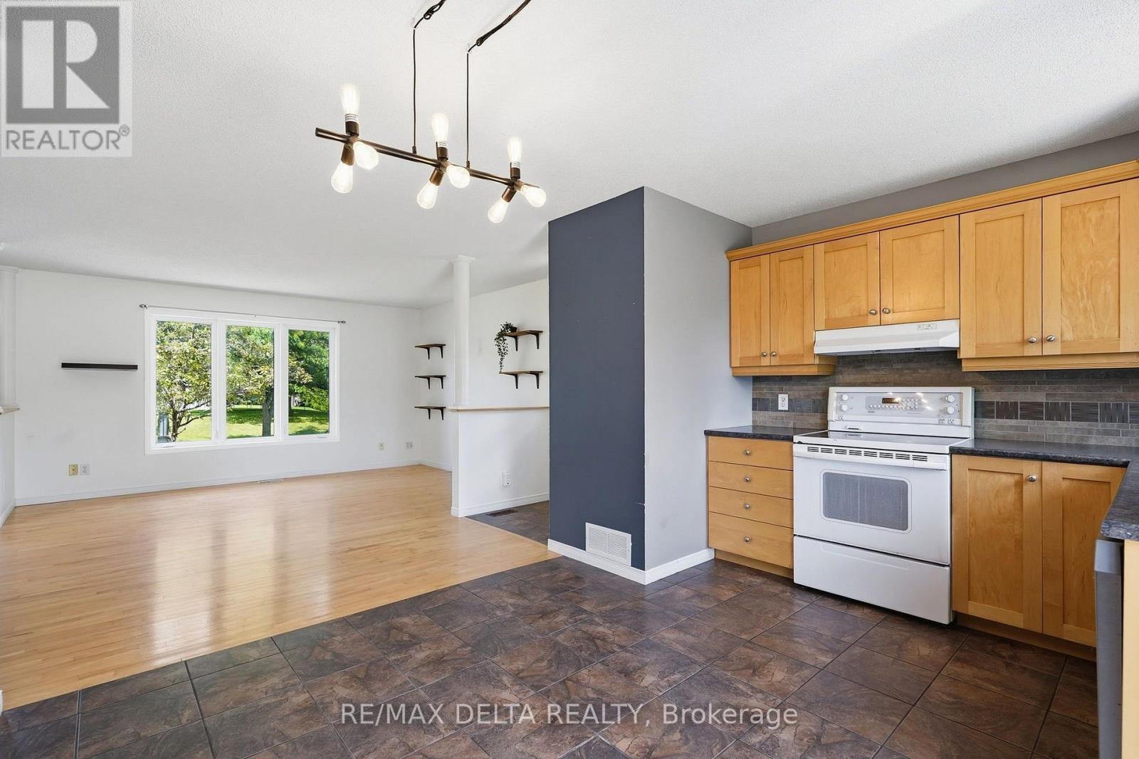 687 STE-MARIE STREET - 14