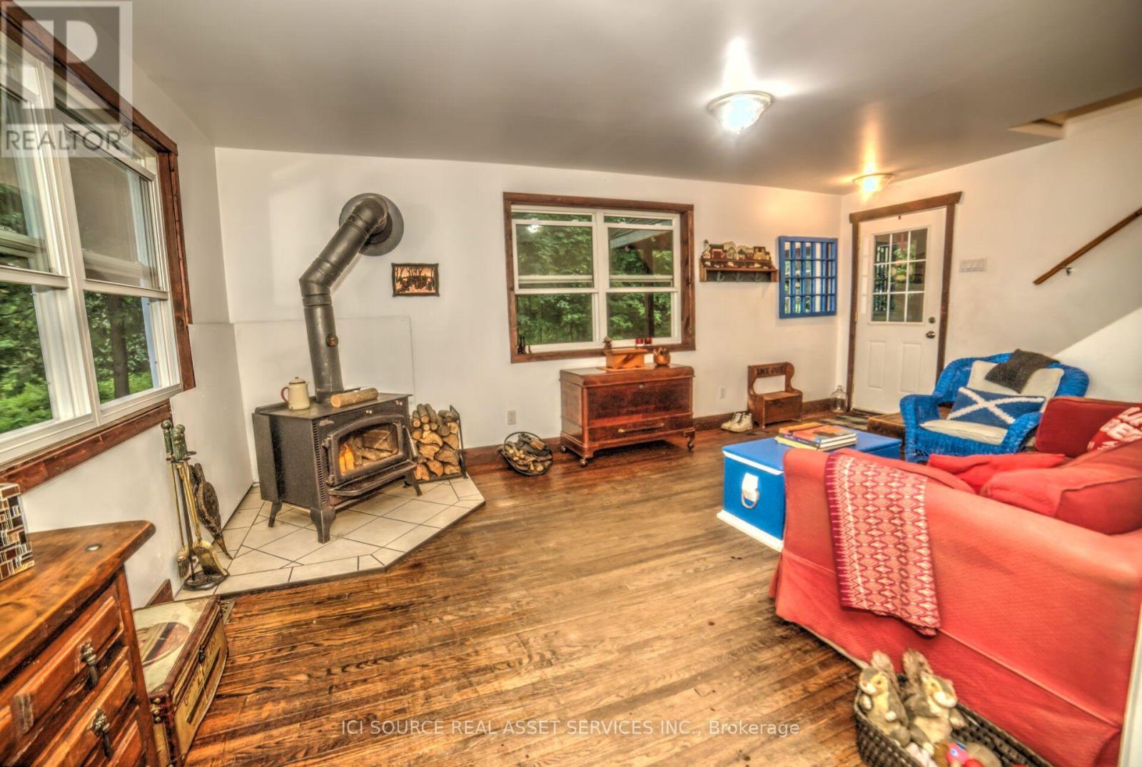 #UNIT 5 1218 MILFORD BAY ROAD - 2