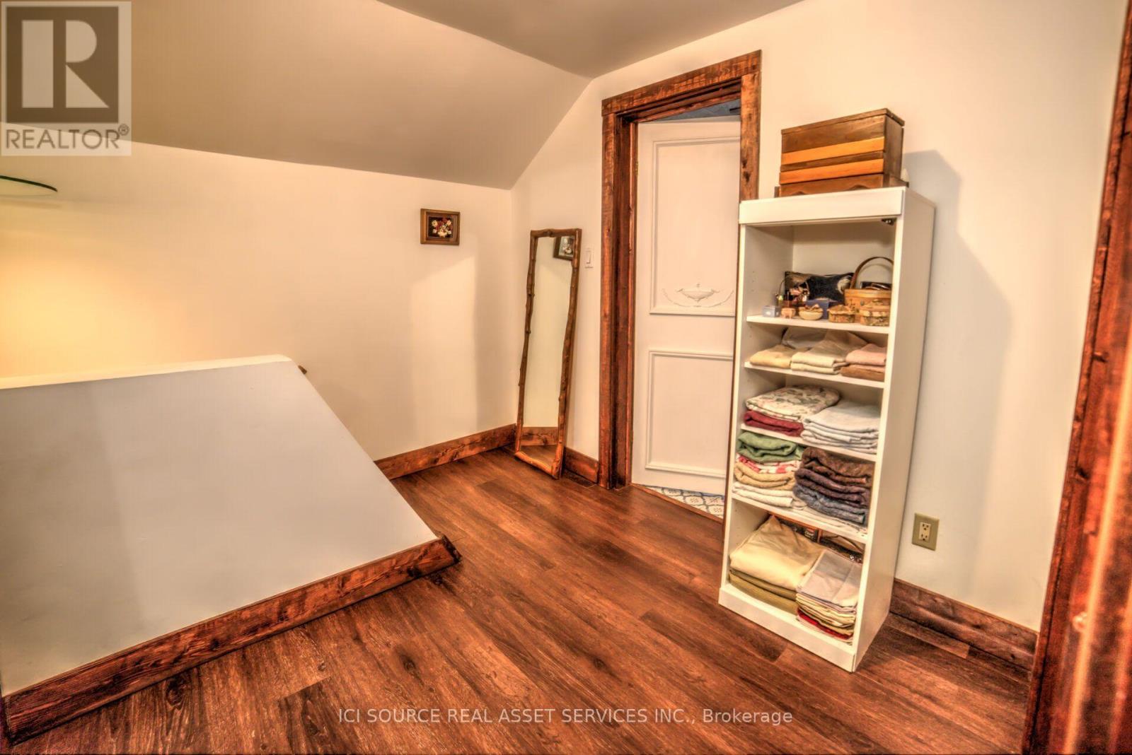 #UNIT 5 1218 MILFORD BAY ROAD - 4