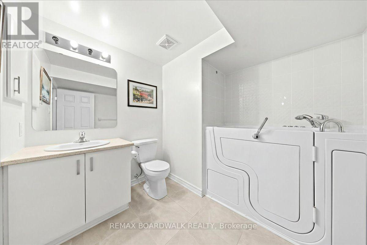 3 Bed, 3 Bath House for Sale in Ottawa – 116 PASSAGEWAY PRIVATE, Ottawa – MLS# X13554518 - Image 20