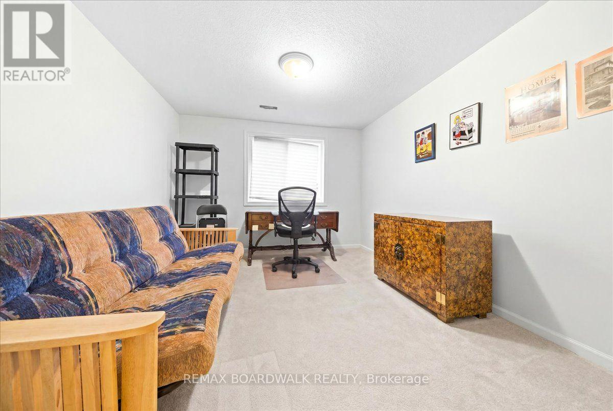 3 Bed, 3 Bath House for Sale in Ottawa – 116 PASSAGEWAY PRIVATE, Ottawa – MLS# X13554518 - Image 19