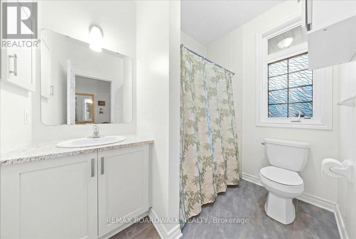3 Bed, 3 Bath House for Sale in Ottawa – 116 PASSAGEWAY PRIVATE, Ottawa – MLS# X13554518 - Image 13