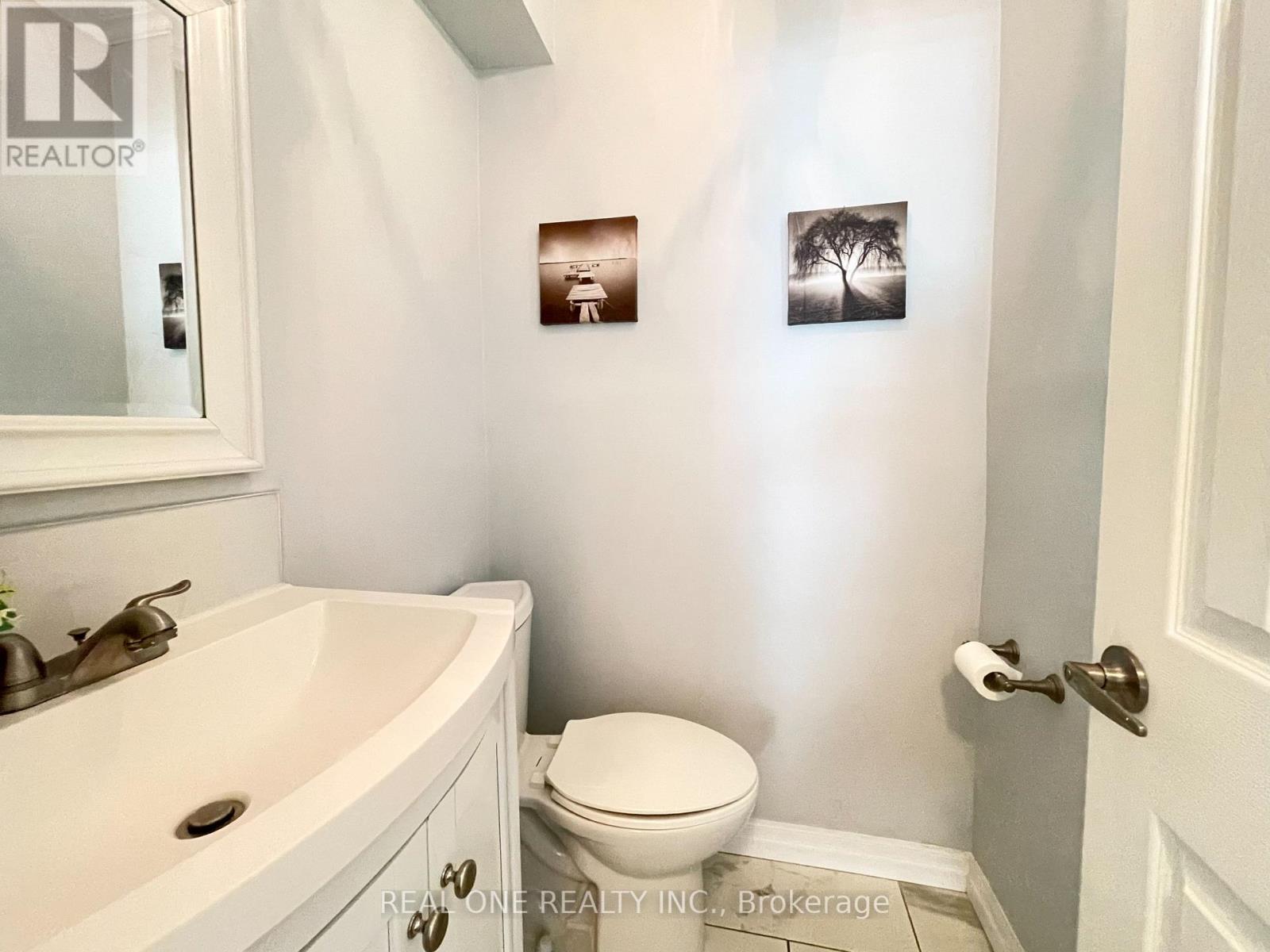290 WESTCOURT PLACE - 13