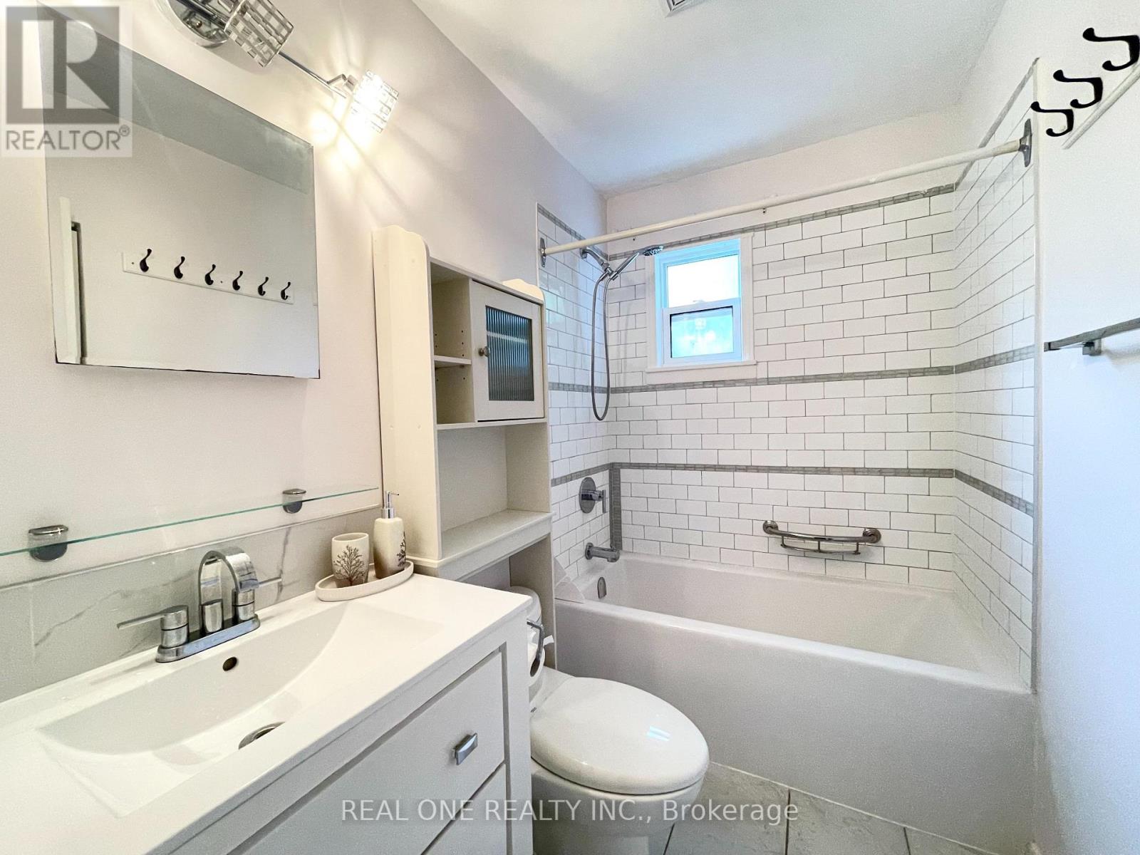 290 WESTCOURT PLACE - 19