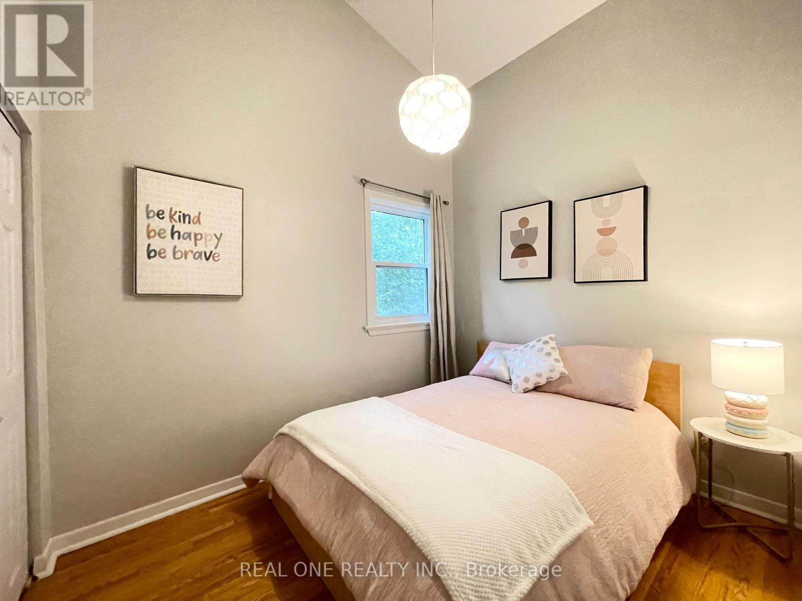 290 WESTCOURT PLACE - 20